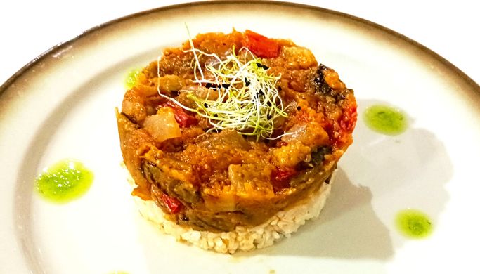Timbal de arroz y pisto manchego