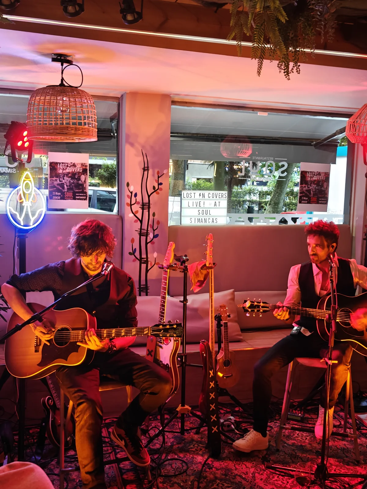 Lost in Covers en directo en Soul Simancas, Santander.