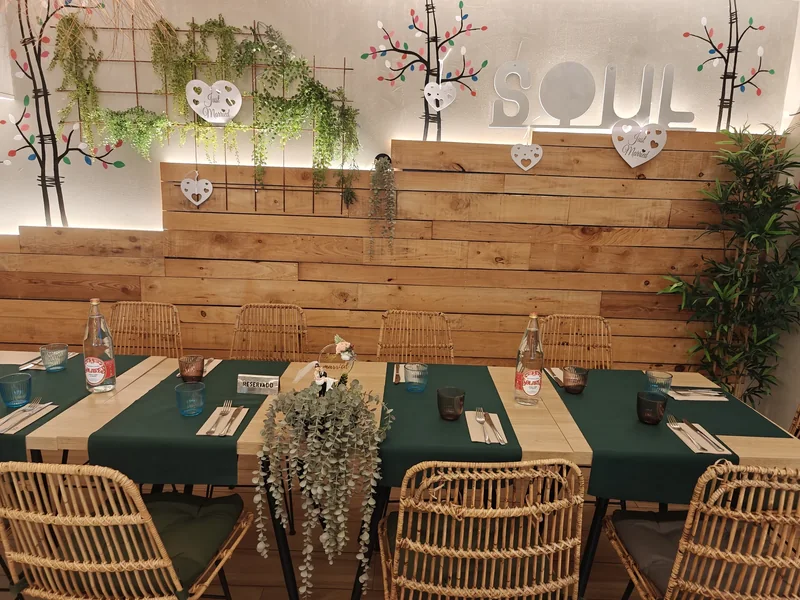 Una mesa preparada para una celebración en Soul Simancas