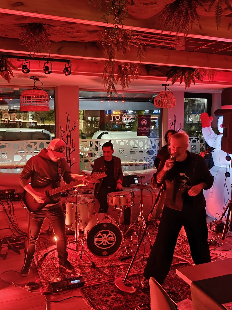 La Chispa del Silencio, tributo a Héroes del Silencio, en Soul Simancas.